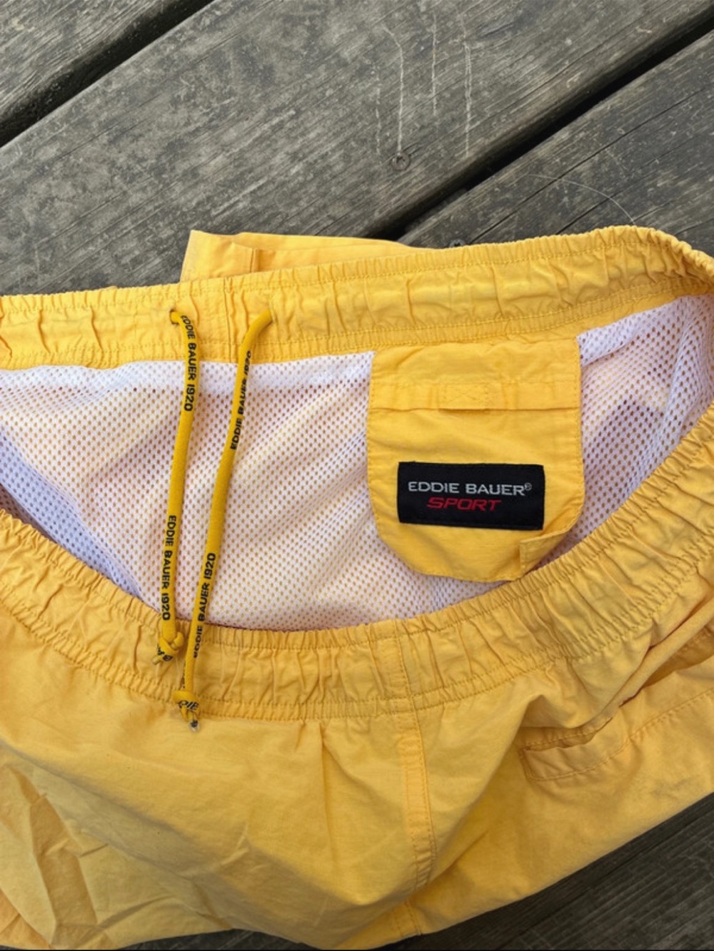 Vintage Eddie Bauer Yellow Sport Mesh-Lined Men’s Medium Shorts